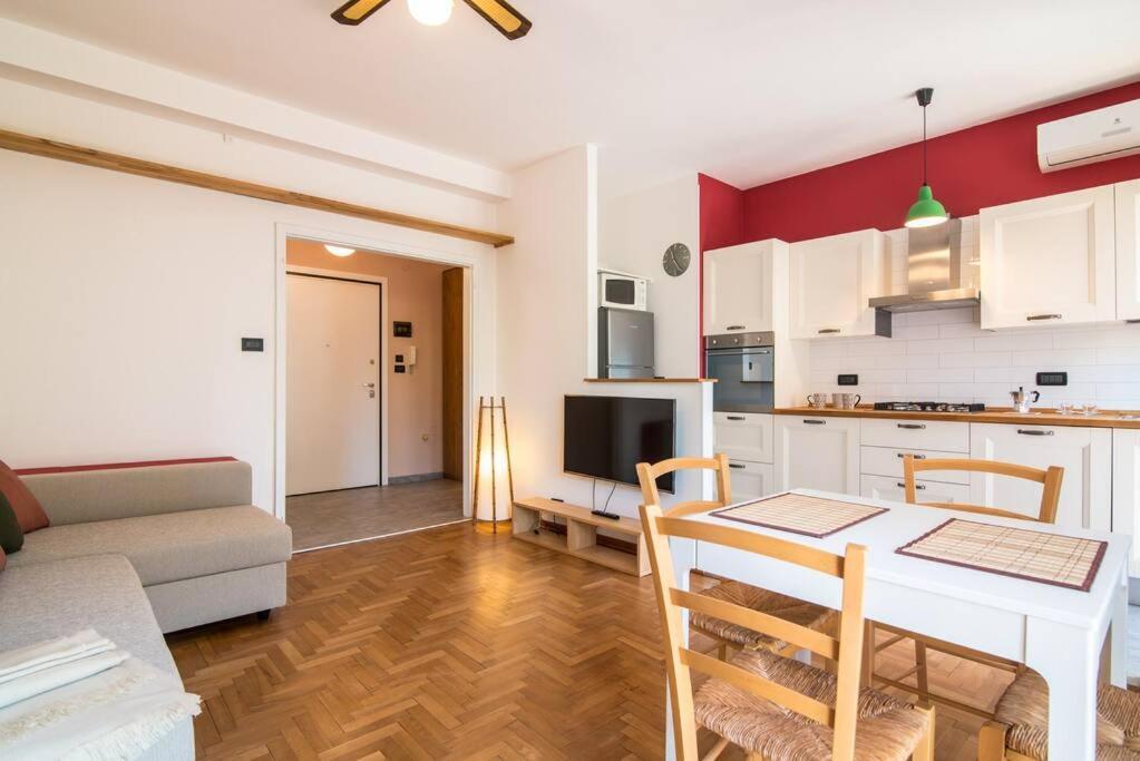 Enjoy Home - Bilocale Sulle Riviere A Due Passi Dalla Specola Padova Bagian luar foto